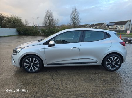 2023 Renault Clio EQUILIBRE TCE 90 CVT DFUL DFULL MY2 €17,950 thumbnail