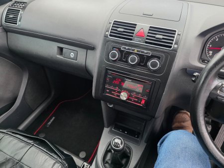 2012 Volkswagen Touran - thumbnail 11