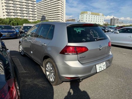 2017 Volkswagen Golf HIGH LINE - FACTORY ALLOYS - PADDLE SHIFT - CRUISE CONTROL - REAR CAMERA €16,950 thumbnail