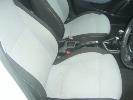 2015 Hyundai i20 PETROL DELUXE 5DR €7,950 thumbnail