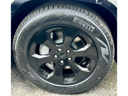 2026 Land Rover Defender Borosco Grey /  X-DYNAMIC SE €119,950 thumbnail