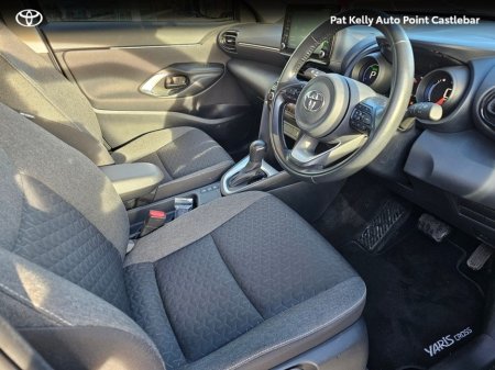 2024 Toyota Yaris Cross YARIS CROSS LUNA €29,900 thumbnail