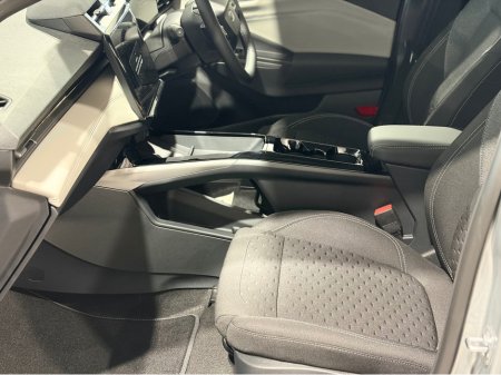 2026 Ford Puma GEN-E SELECT 5DR 168PS 53KWH €35,500 thumbnail