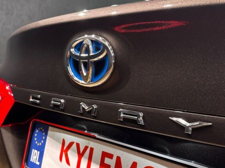 2018 Toyota Camry - thumbnail 11