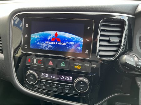 2018 Mitsubishi Outlander - thumbnail 20