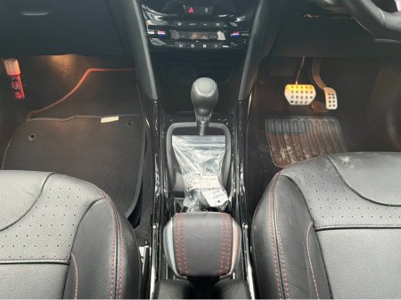 2020 Peugeot 2008 - thumbnail 18