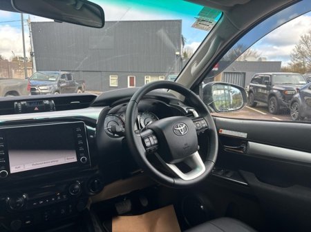 2024 Toyota Hilux - thumbnail 9