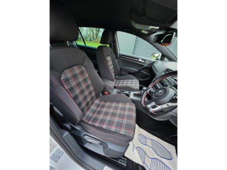 2016 Volkswagen Golf - thumbnail 10