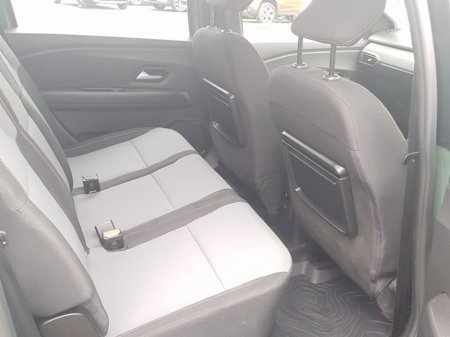 2025 Dacia Jogger HEV 145 Extreme Auto 7S FAMILY €31,000 thumbnail