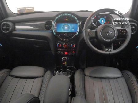 2024 MINI Hatch 5-Door Cooper Exclusive €34,900