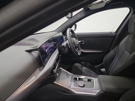 2025 BMW 3 Series - thumbnail 7