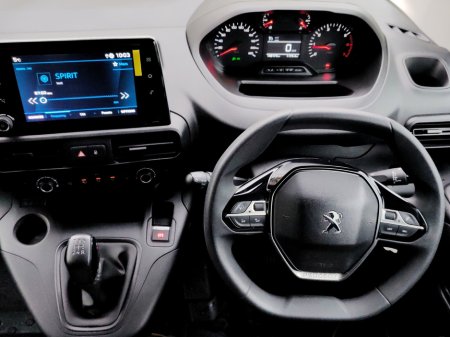 2020 Peugeot Partner  €10,995 thumbnail