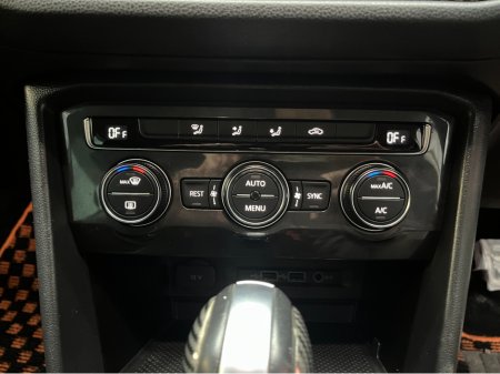 2020 Volkswagen Tiguan €27950! 2020 VOLKSWAGEN TIGUAN TDI 4MOTION CONFORT LINE 2.0 AUTOMATIC / CRUISE CONTROL / 360° PARKING CAMERA / APPLE CARPLAY AND MORE €27,950 thumbnail