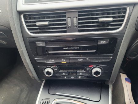 2015 Audi A4 - thumbnail 4