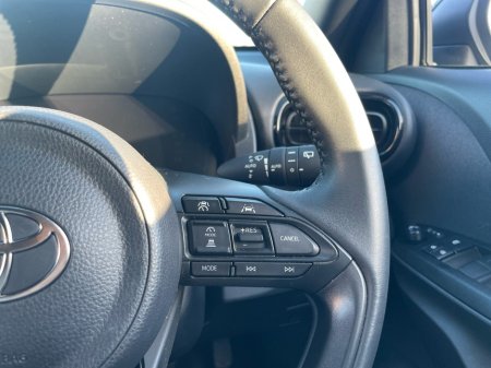 2025 Toyota Yaris Cross - thumbnail 7