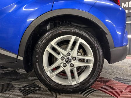 2021 Toyota C-HR 1.8 HYBRID LUNA €22,950 thumbnail