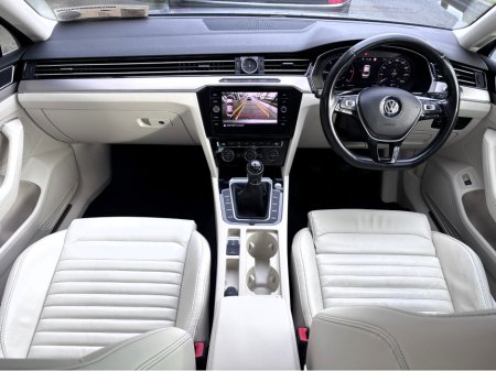 2019 Volkswagen Passat R-LINE 2.0 TDI MANUAL 150HP 4DR €23,950 thumbnail