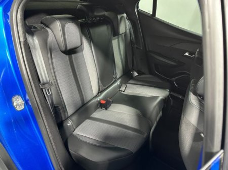 2023 Peugeot 2008 - thumbnail 11
