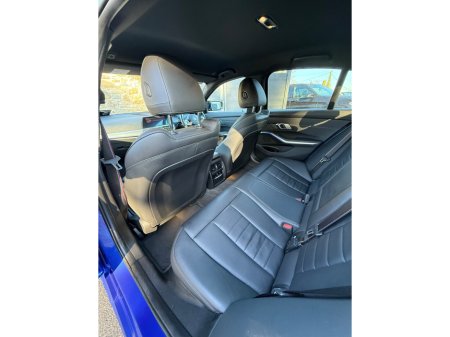 2021 BMW 3 Series - thumbnail 18