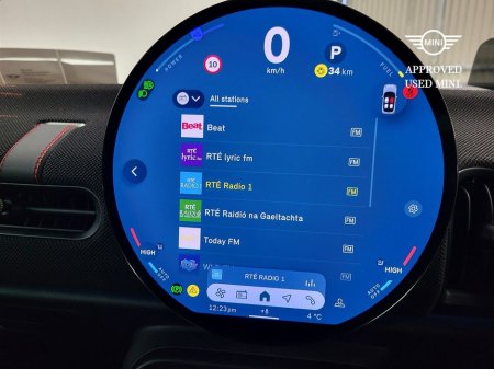 2025 MINI Hatch COOPER 3Dr Sport Auto €40,975 thumbnail
