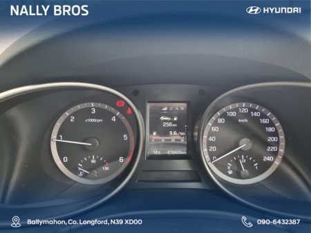 2017 Hyundai Santa Fe - thumbnail 12