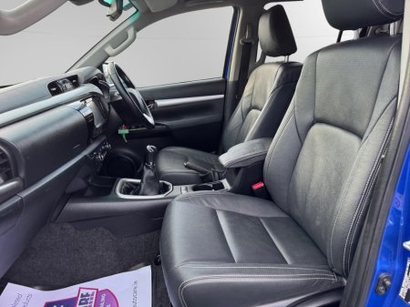 2018 Toyota Hilux - thumbnail 11