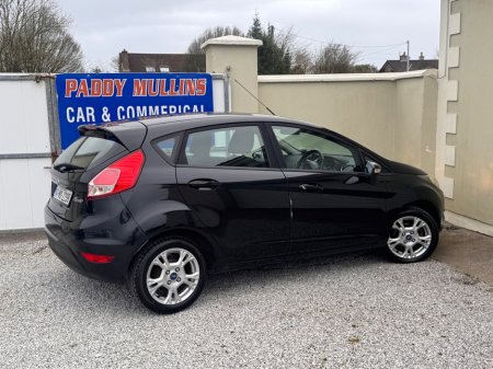 2014 Ford Fiesta - thumbnail 4