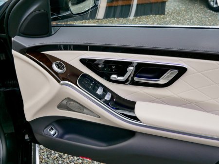 2023 Mercedes-Benz S Class S 580 e LWB 4MATIC AMG Line €99,950 thumbnail