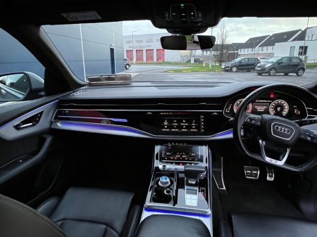 2019 Audi Q8 - thumbnail 18