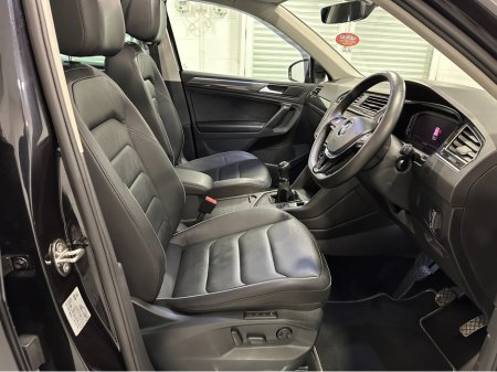 2020 Volkswagen Tiguan HIGHLINE 2.0 TDI MANUAL LOW KMS 150HP VW/AUDI SPECIALISTS WWW.DENISDARCYCARS.IE thumbnail