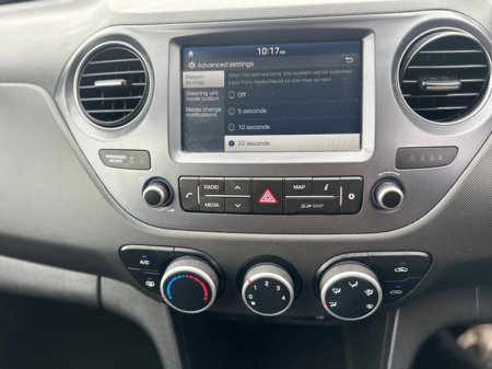 2018 Hyundai i10 - thumbnail 13