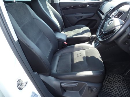 2020 Volkswagen Sharan 2.0 TDI HIGHLINE PLUS DIESEL AUTOMATIC €39,950 thumbnail