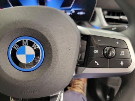 2025 BMW iX2 - thumbnail 18