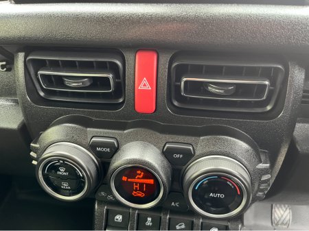 2024 Suzuki Jimny SIERRA 4 SEAT MANUAL 1.5 PETROL //LOW MILES//HIGH SPEC//HEATED SEATS//CRUISE CONTROL//KEYLESS ENTRY//REVERSE CAMERA// thumbnail
