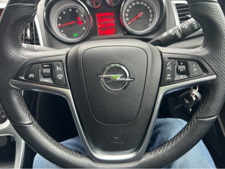 2016 Opel Astra SRI GTC AUTOMATIC ONLY 65K WITH BRAND NEW NCT UNTIL 3/2027///STUNNING INTERIOR//LOW TAX//LOVELY IRISH CAR €9,999 thumbnail