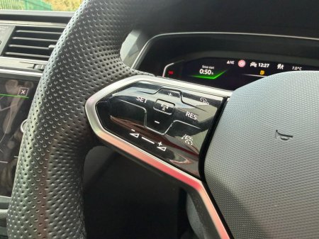 2023 Volkswagen Tiguan 231 D R-LINE 2.0 TDI 6SP FWD 150HP LOW KMS! €41,995 thumbnail