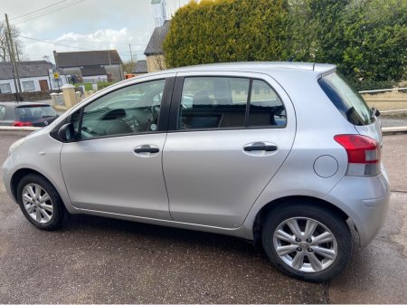 2011 Toyota Yaris - photo 5