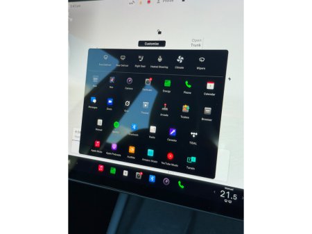 2025 Tesla Model 3 - thumbnail 14