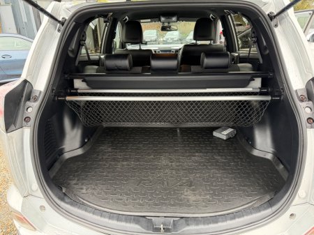 2017 Toyota Rav4 - thumbnail 18