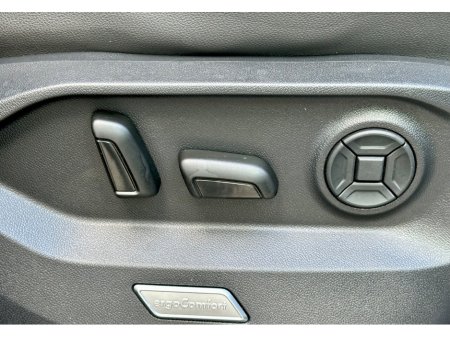 2023 Volkswagen Touareg - thumbnail 19