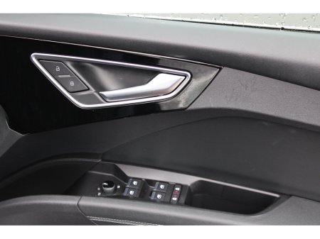 2022 Audi e-tron 55 quattro S Line €30,950 thumbnail