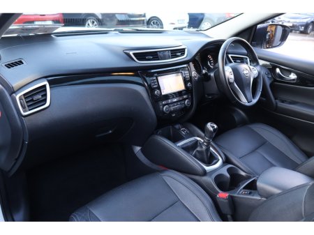 2017 Nissan Qashqai SV PREMIUM  Low Mileage Huge Spec €15,495 thumbnail