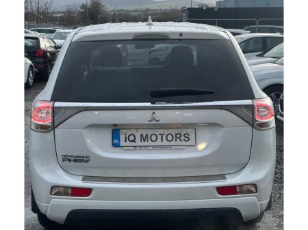 2014 Mitsubishi Outlander - thumbnail 5