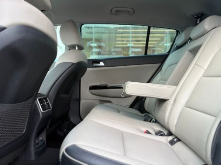 2019 Kia Sportage - view 4