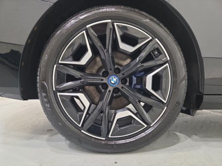 2023 BMW iX xDrive40 M Sport Edition €52,950 thumbnail