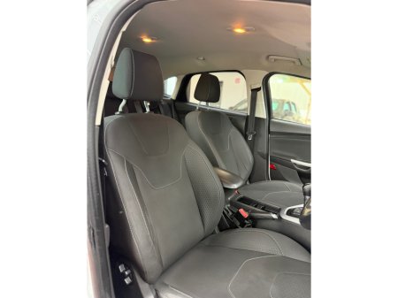 2016 Ford Focus 1.0 ECOBOOST ZETEC 100PS 5DR T €9,950 thumbnail