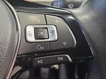 2016 Volkswagen Golf 1.6 TDI 5DR 110HP BlueMotion thumbnail