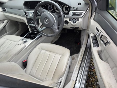 2013 Mercedes-Benz E Class E300 Bluetec Hybrid SE 4DR Auto thumbnail