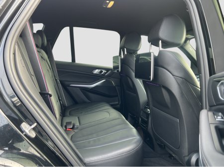2021 BMW X5 2021 BMW X5 XDrive 45e M Sport Black Edition €49,950 thumbnail