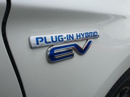 2016 Mitsubishi Outlander - thumbnail 29